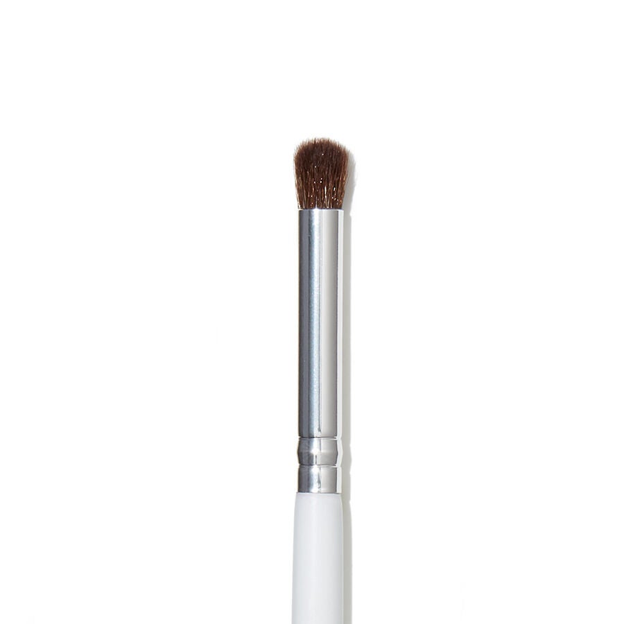 eye-crease-brush-r6 1823_EyeCreaseBrush_Macro.jpg