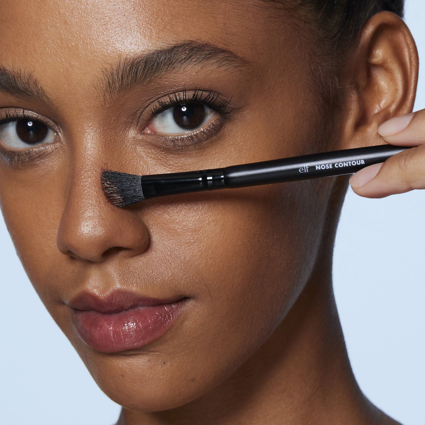 dual-ended-nose-contour-brush-x0 81283_Nose_Contour_Brush.jpg