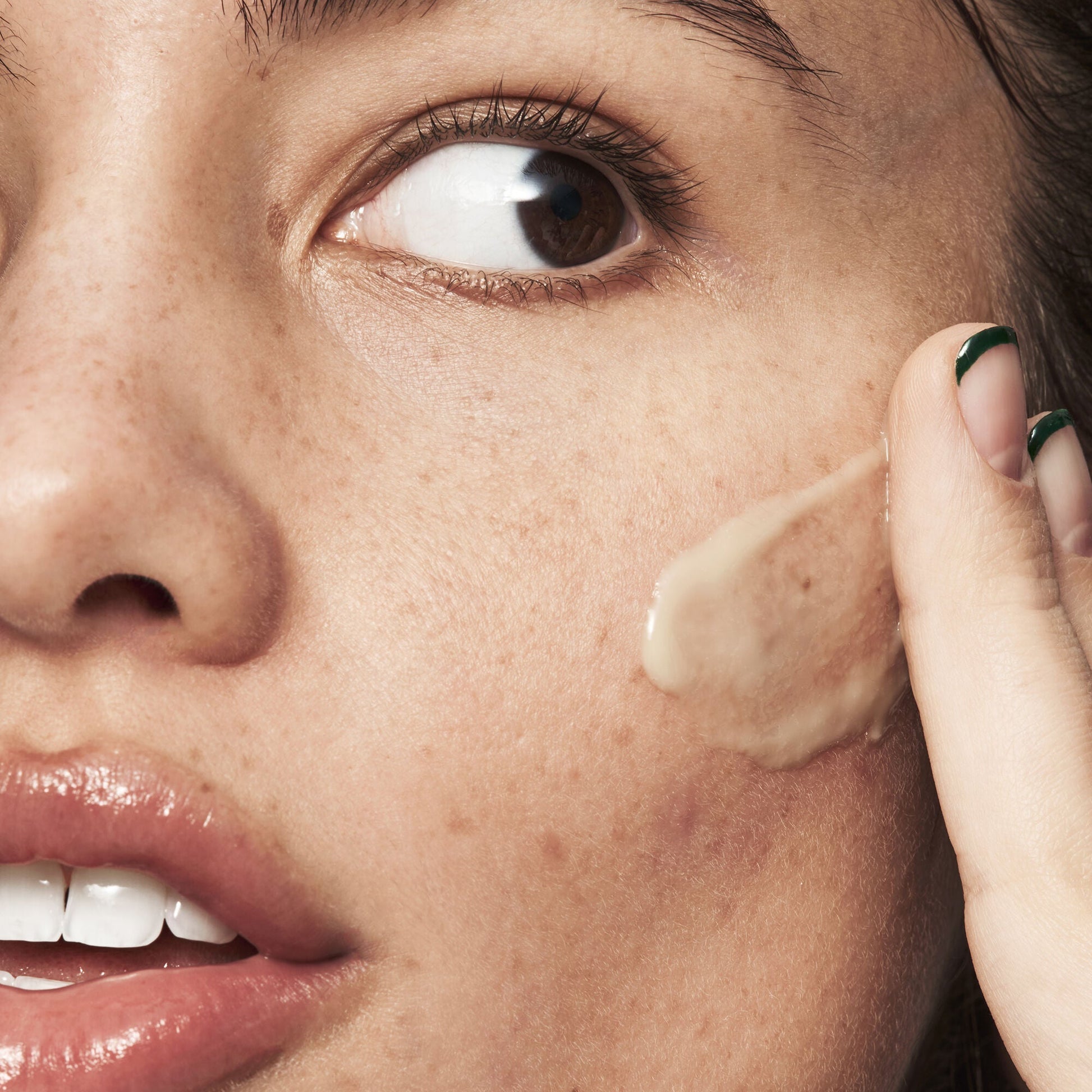 blemish-breakthrough-acne-calming-water-cream-f4 021522_Isabella_Acne_After_0462_FINAL_IGF_9e5f70b6-f47c-4bf3-9a7f-a9f223867f61.jpg
