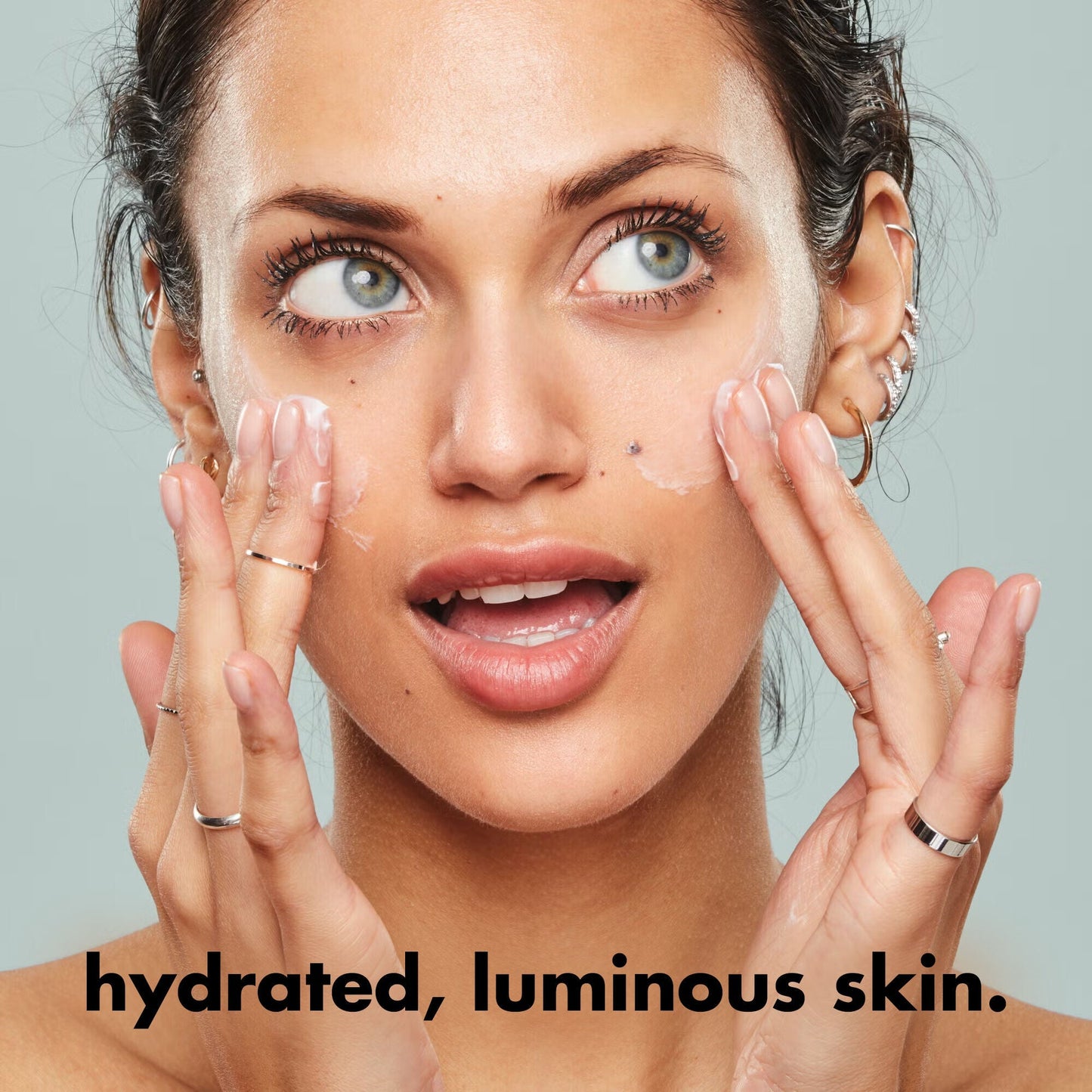 holy-hydration-face-cream-fragrance-free-h4 0226_EDU_HHFaceCreamFragranceFree_Benefit.jpg