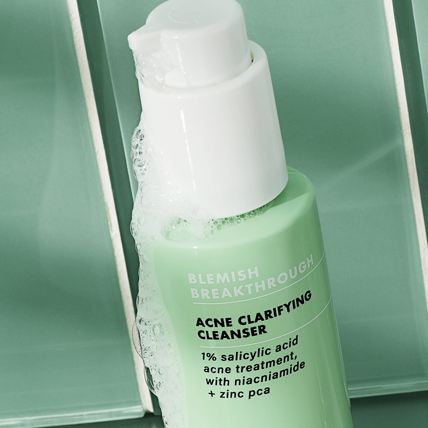 blemish-breakthrough-acne-clarifying-cleanser-j7 02_021622_SL_BT_Cleanser_Back_Lighter_0129_FStack_FINAL_IGF_V2_eb5b7c7b-2de7-4b4a-8d54-43ee3b07523f.jpg
