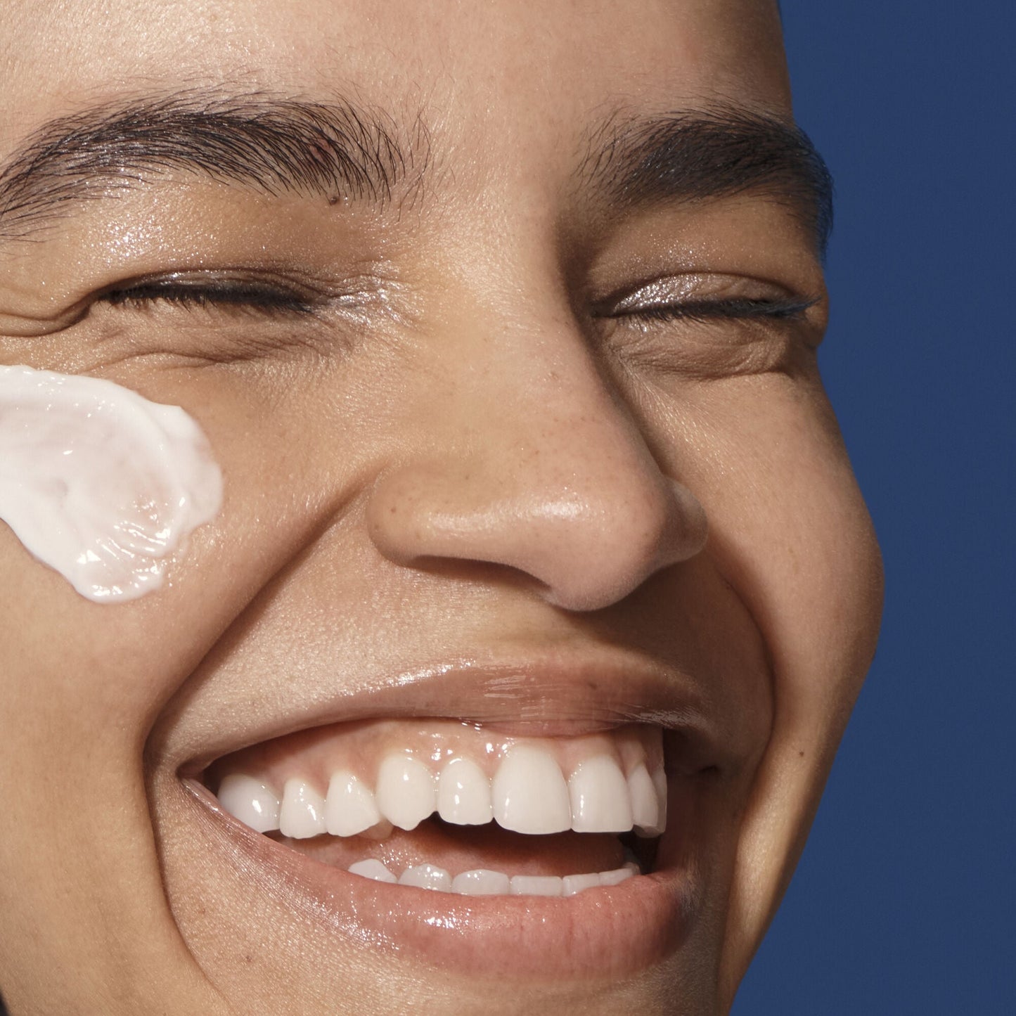 holy-hydration-barrier-goals-cream-q6 042325_SKIN_Austria_HHBC_Strength-Hero_095_v3_RGB_IGF_2d42c5ec-d798-4ca6-b58a-d9291443e5ac.jpg