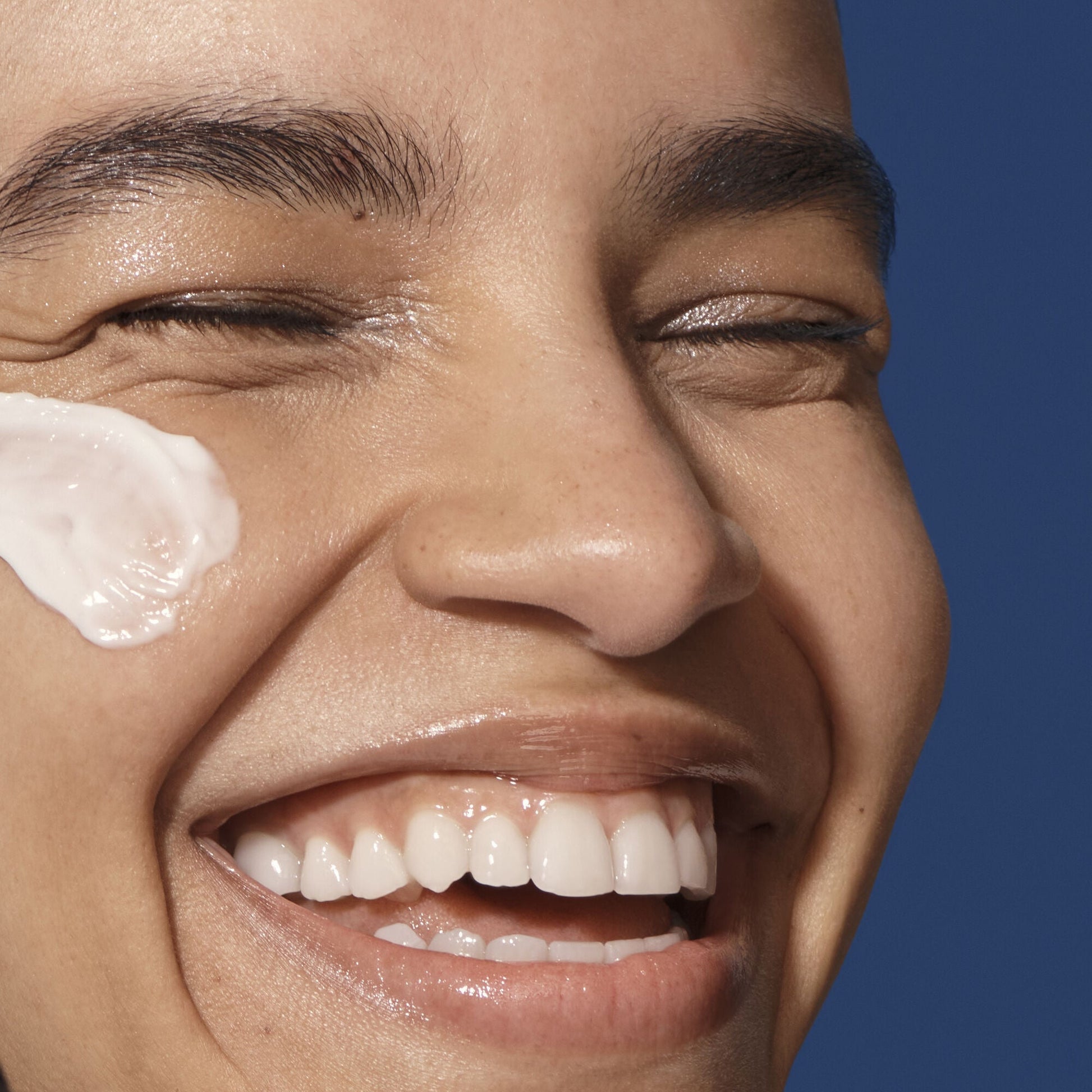 holy-hydration-barrier-goals-cream-q6 042325_SKIN_Austria_HHBC_Strength-Hero_095_v3_RGB_IGF_2d42c5ec-d798-4ca6-b58a-d9291443e5ac.jpg