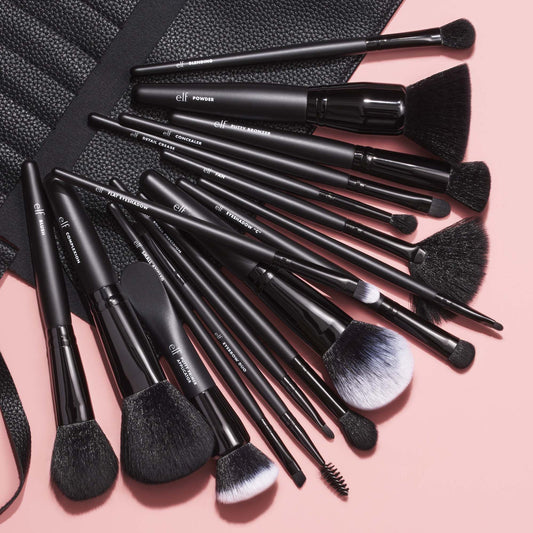 17-piece-ultimate-makeup-brush-set-and-travel-roll-d3 042423_UltBrushSet_V1_Main-2_IGF.jpg