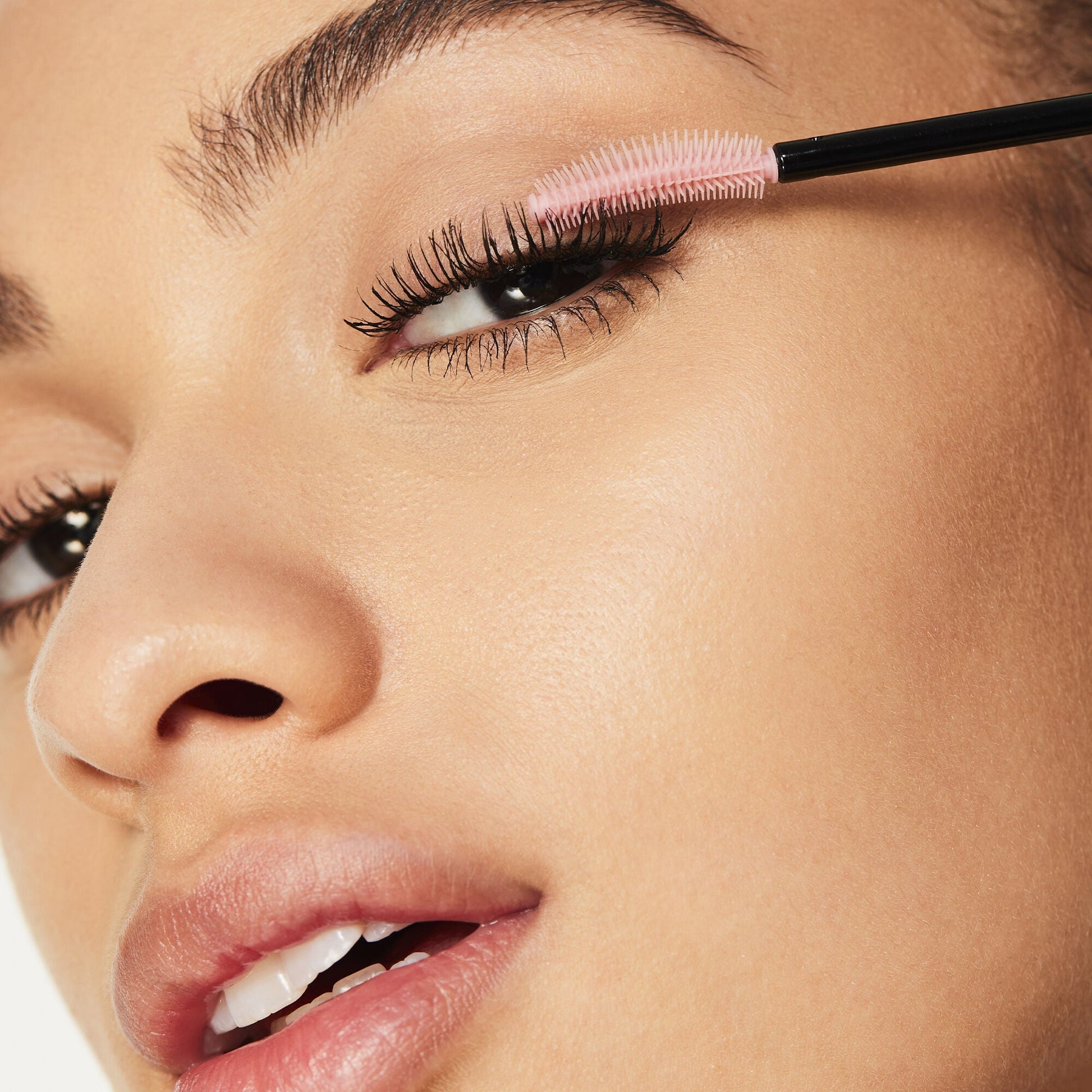 lash-n-roll-mascara-k2 052322_Adriana_LashRoll-After-Black_069_IGF_V2.jpg