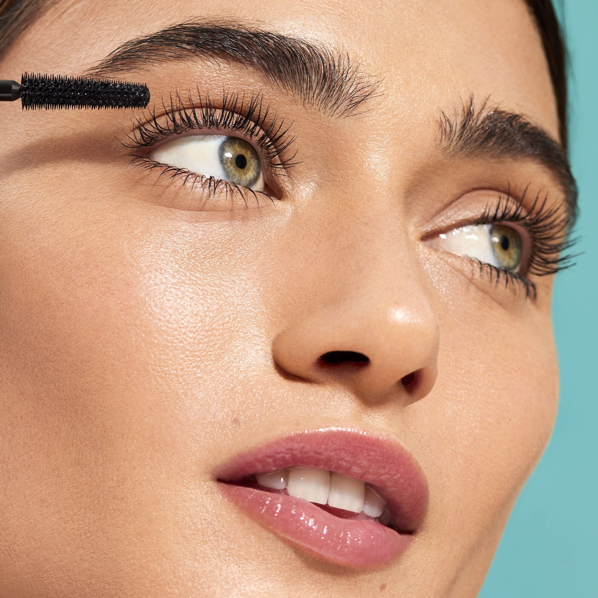 lash-xtndr-mascara-m0 060623_Lexi_LashXtndr_Look1_093_v4_RGB_IGF.jpg