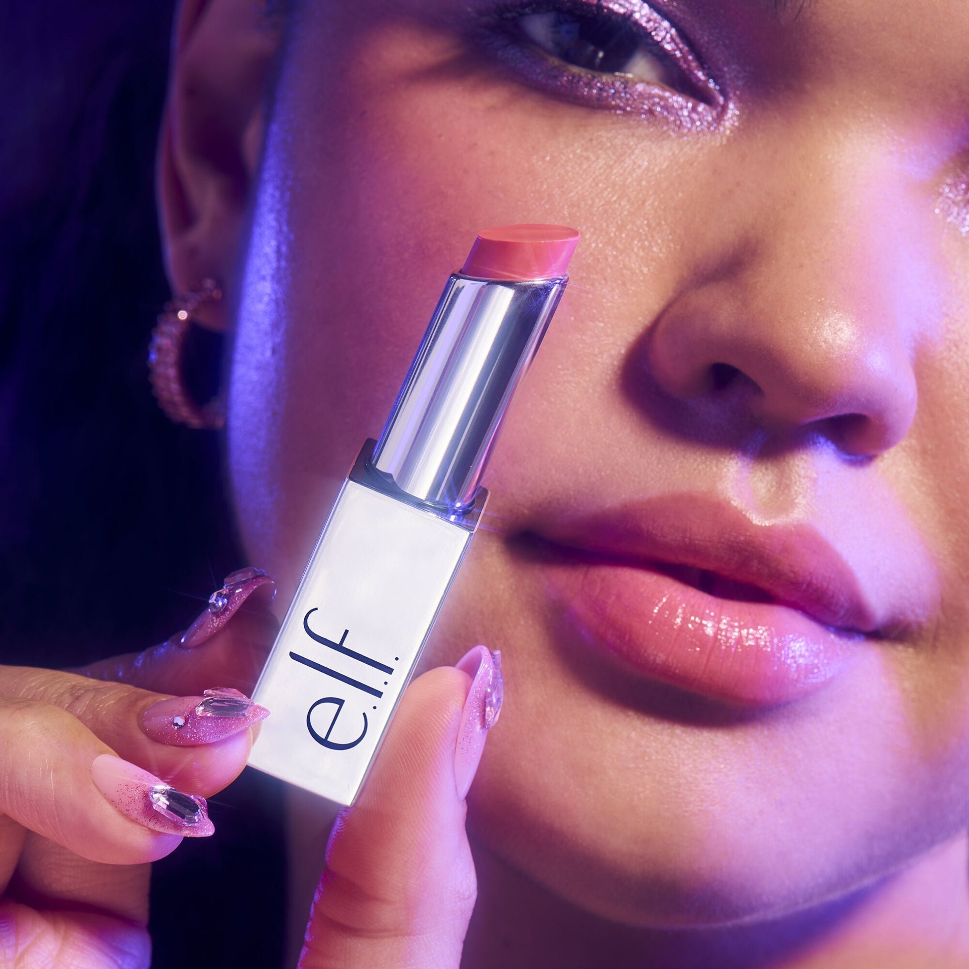 glow-reviver-lip-oil-stick-s6 072225_Breanna_SlipStick_1236_2000x2000_4adb6d91-4349-4c16-9f8e-036611f762d8.jpg
