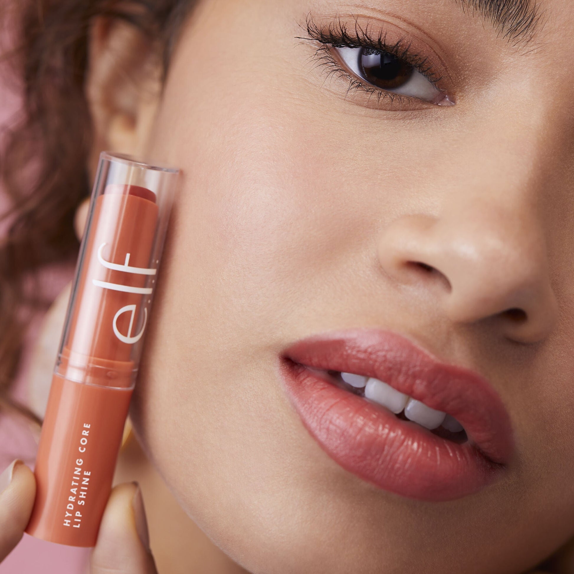 hydrating-core-lip-shine-a3 08112020_Alyssa_AmpItUp-0157_IGF_0dcd7b08-d8a1-41c3-a293-6fb7fa4ca7dd.jpg
