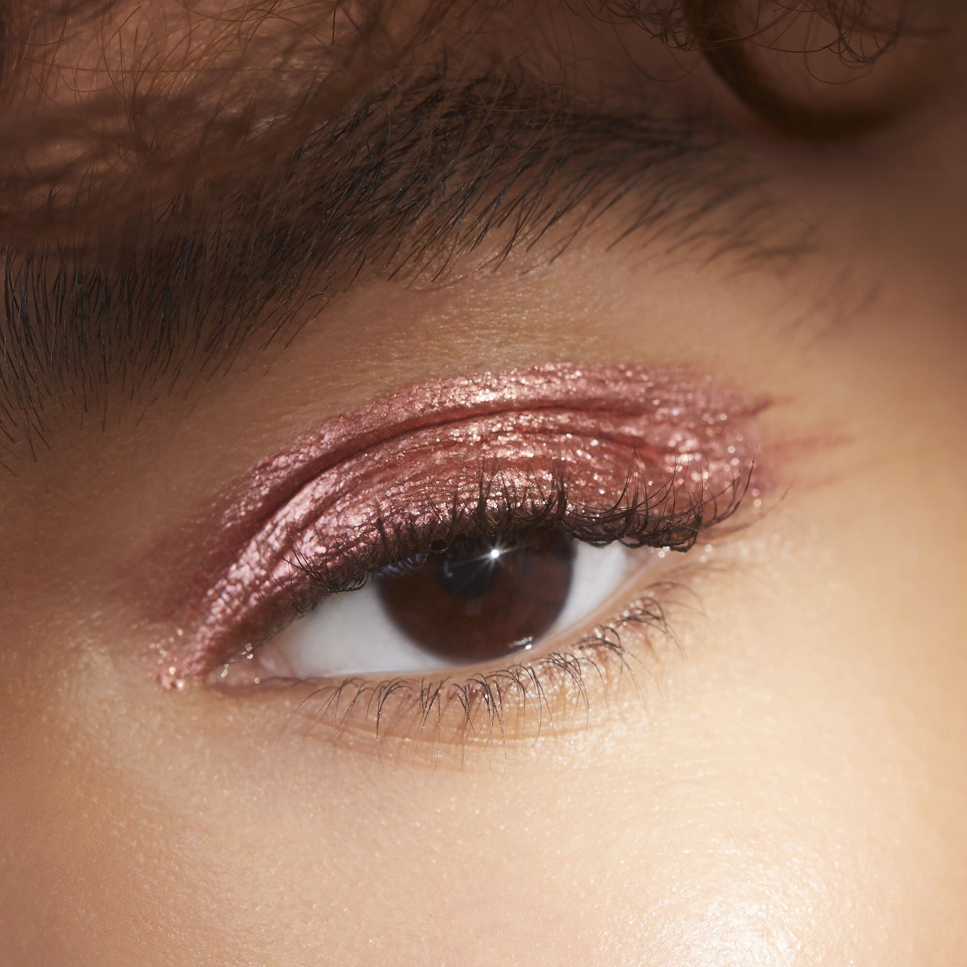 liquid-metallic-eyeshadow-m3 08112020_Alyssa_LiquidMetallic2-0088_IGF_8173dfb0-e7a2-4d33-b548-15571a3372c6.jpg