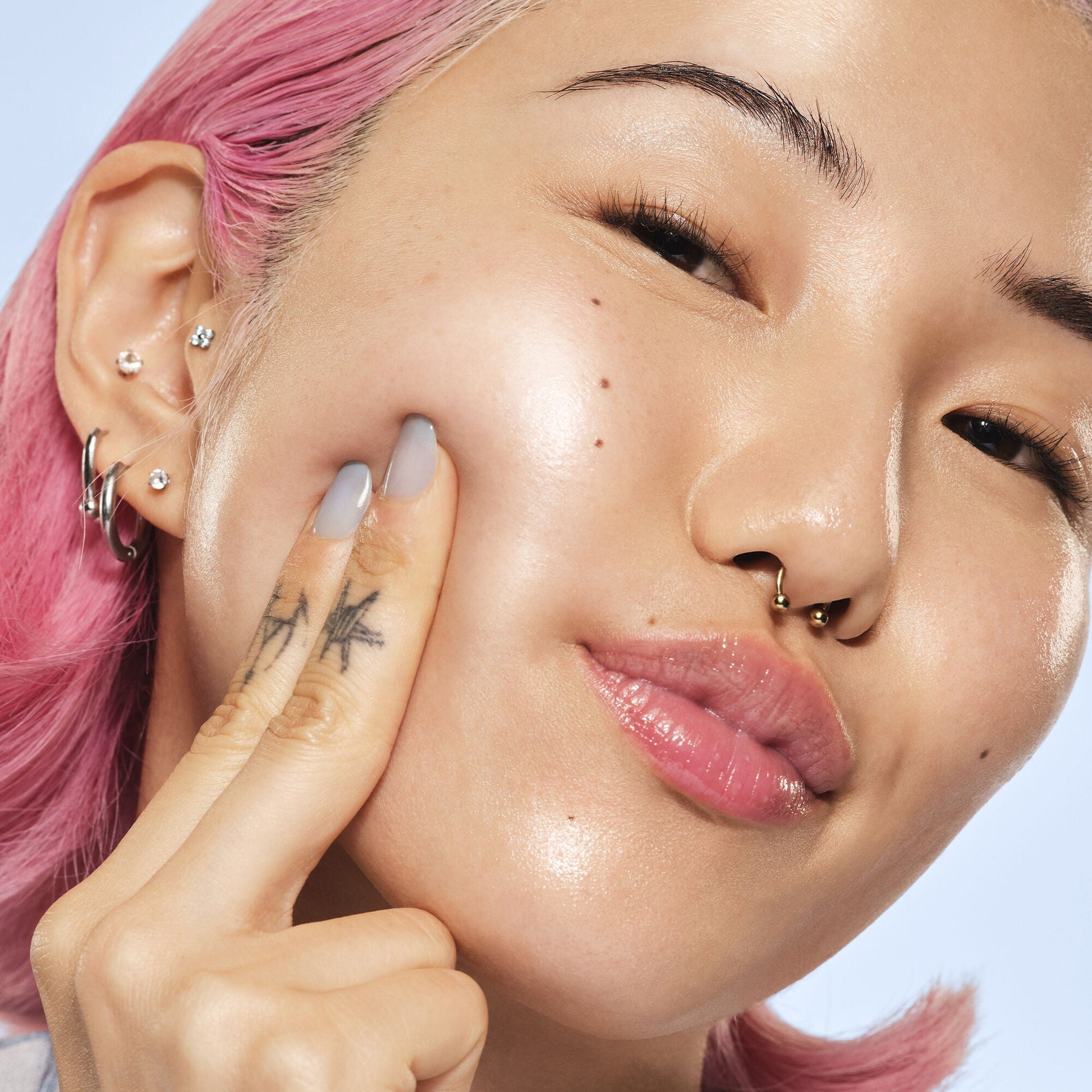 glass-slick-serum-stick-a2 102225_SKIN_Michelle_Editorial_015_w4QC_RGB_IGF_42f2efa3-c76d-440b-9883-58026346f35b.jpg