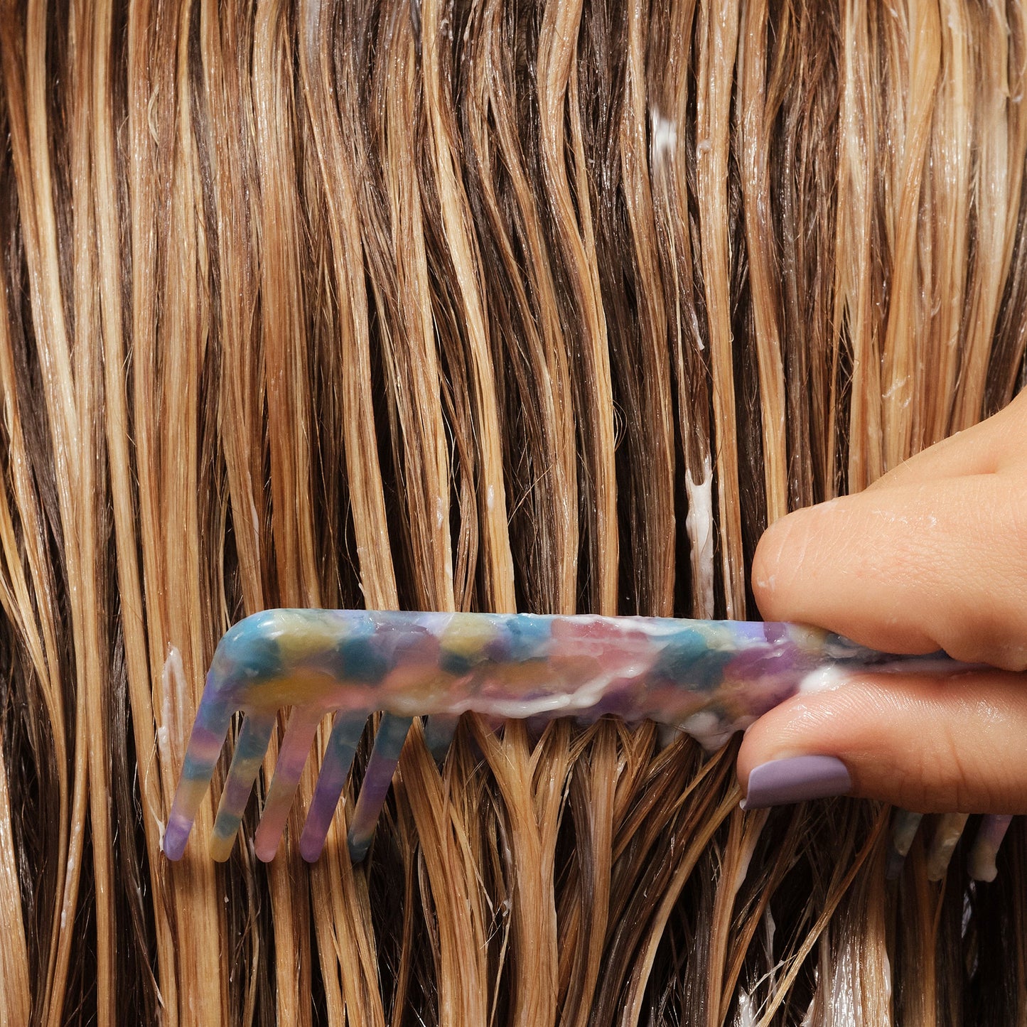never-thirsty-moisturizing-conditioner-j5 111925_Anna_ThirstyConditioner-Product_1326_w3QC_IGF_1x1_6dab4b19-34a0-47bd-ae64-b0978b2f5084.jpg
