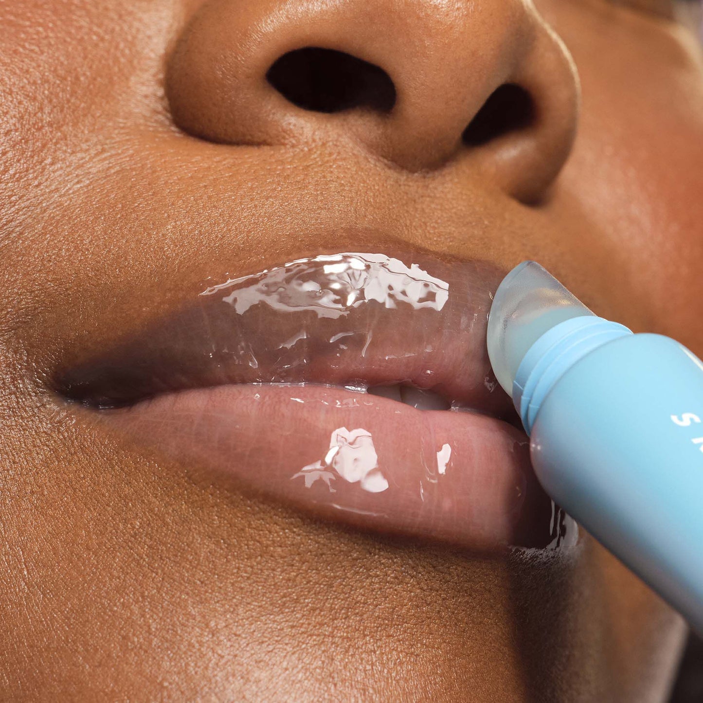 thirst-burst-lip-treatment-b8 57069_SKIN_Enga_Hibiscus_Macro_033_w3QC_RGB_2000x2000_fd68b6a3-ae05-431e-bbc0-31407d9fed44.jpg