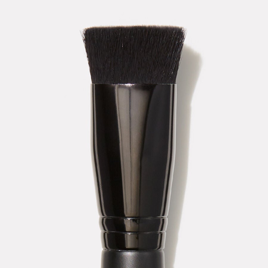triangular-buffing-foundation-brush-n7 85106_b_TriangularBuffingFoundationBrushwebA.jpg
