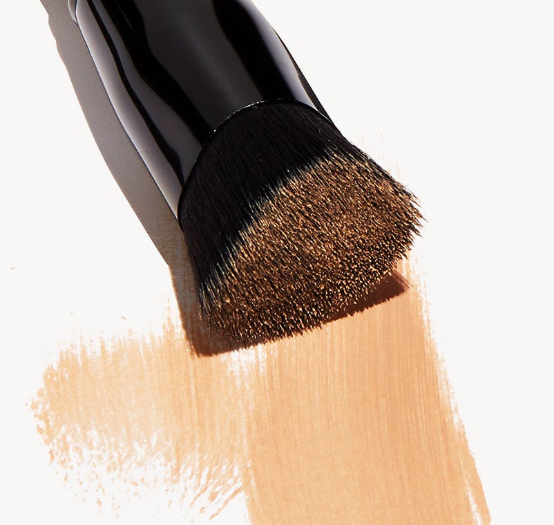 triangular-buffing-foundation-brush-n7 shot.jpg
